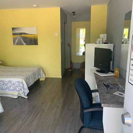 Motel Valois Yl Inc Acton Vale المظهر الخارجي الصورة