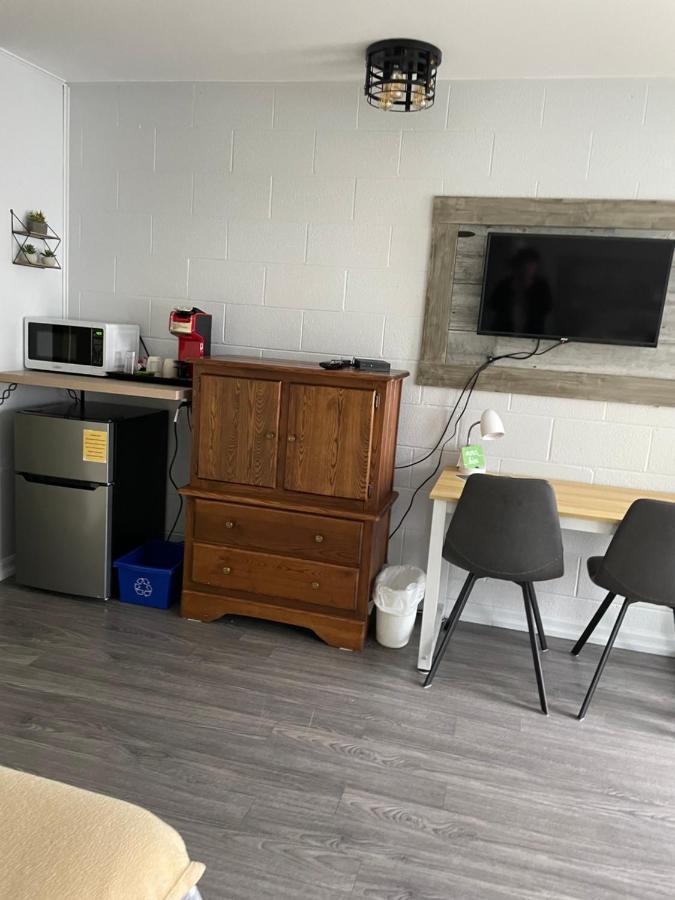 Motel Valois Yl Inc Acton Vale المظهر الخارجي الصورة